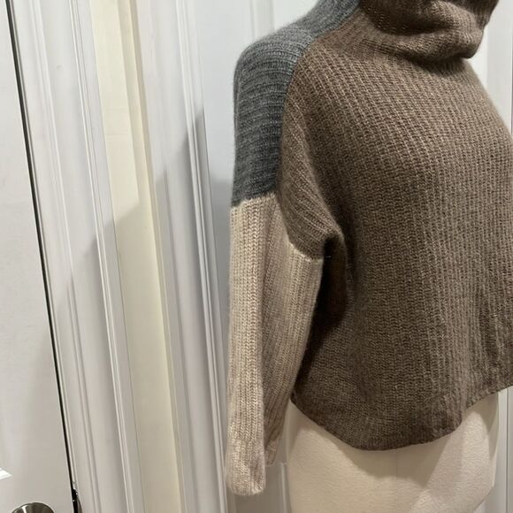Lord & Taylor 100% Cashmere Boxy Cropped Sweater Neutrals Colorblock Brown Gray - Picture 3 of 14